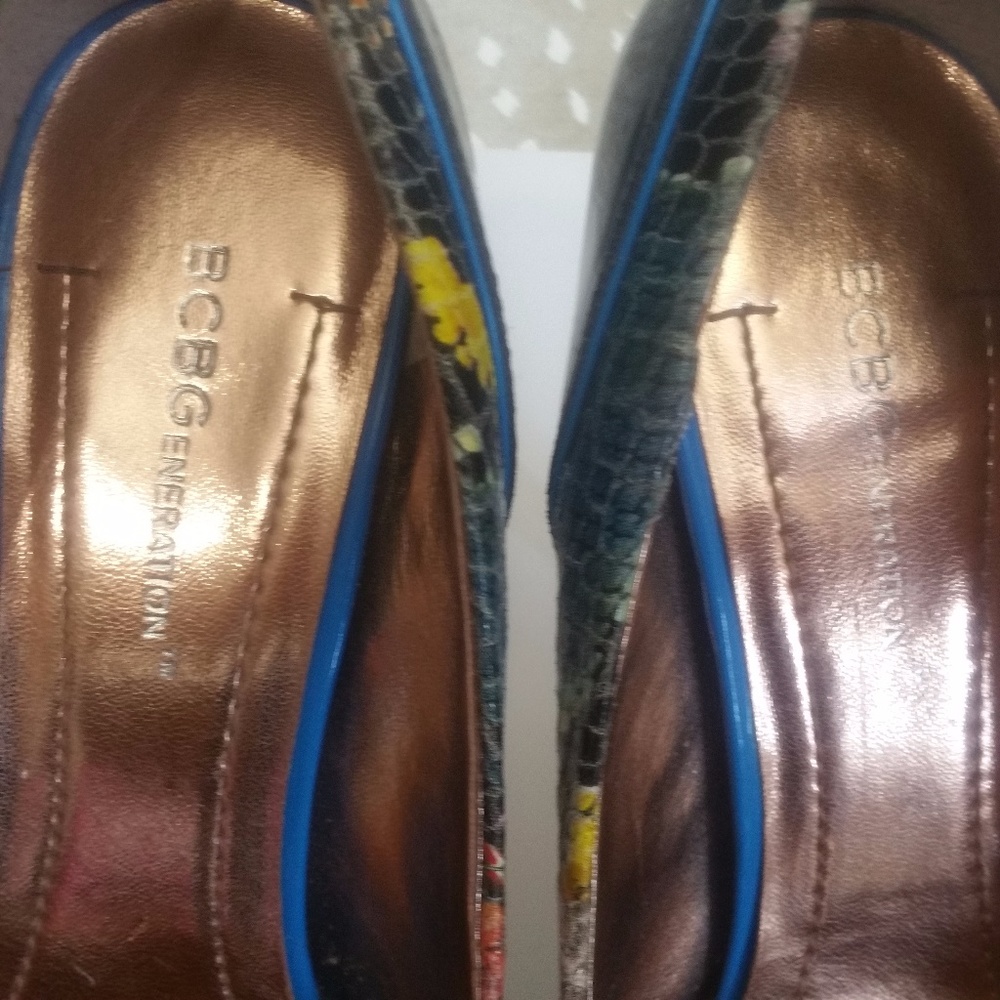 Bcbgeneration Peyton Multi Colored Snakeskin Pump - image 6